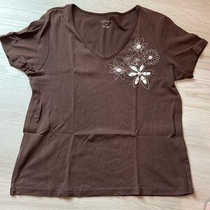 VanHeusen women’s short sleeve brown top size medium